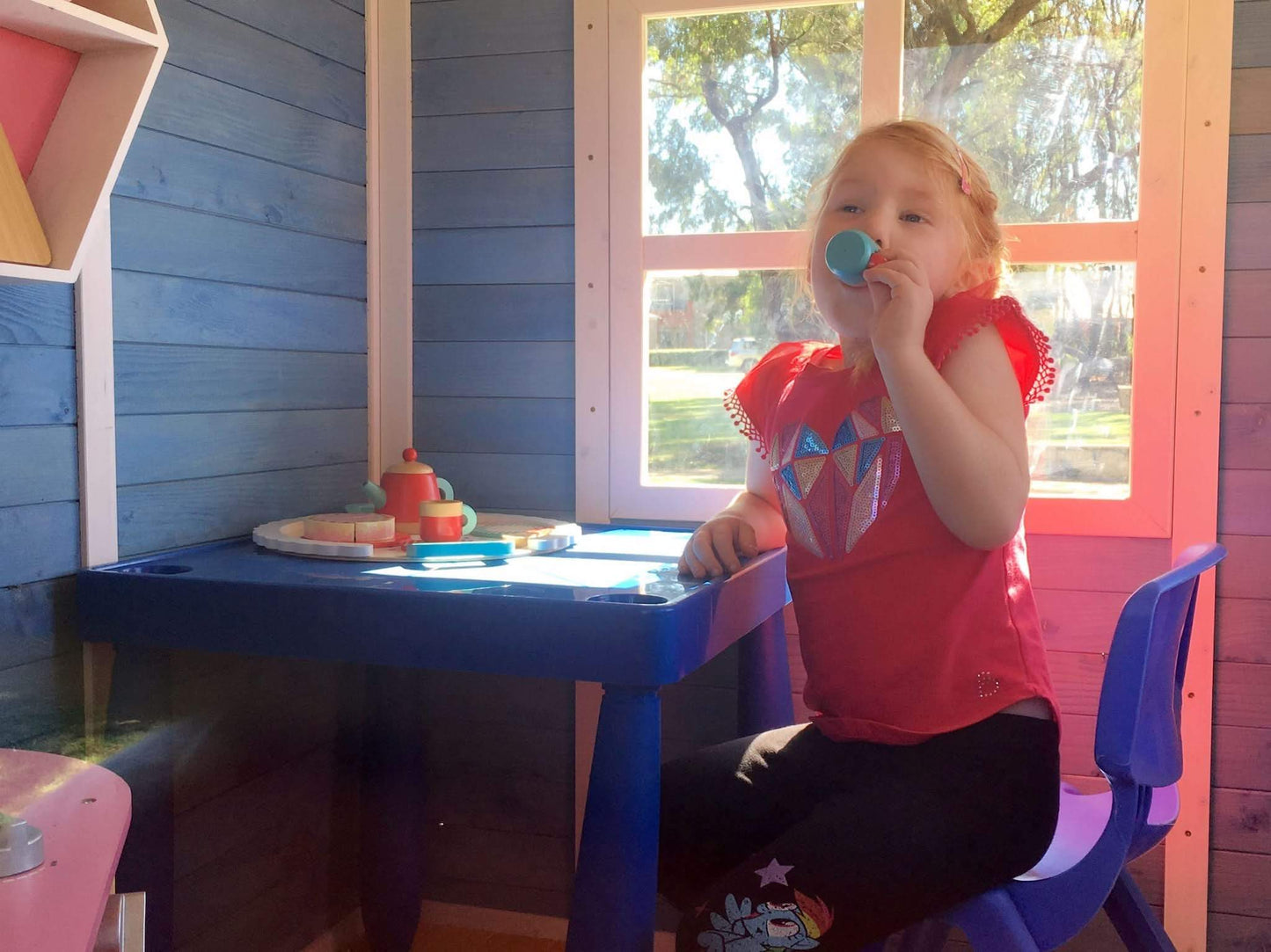 Kids table  and Chairs
