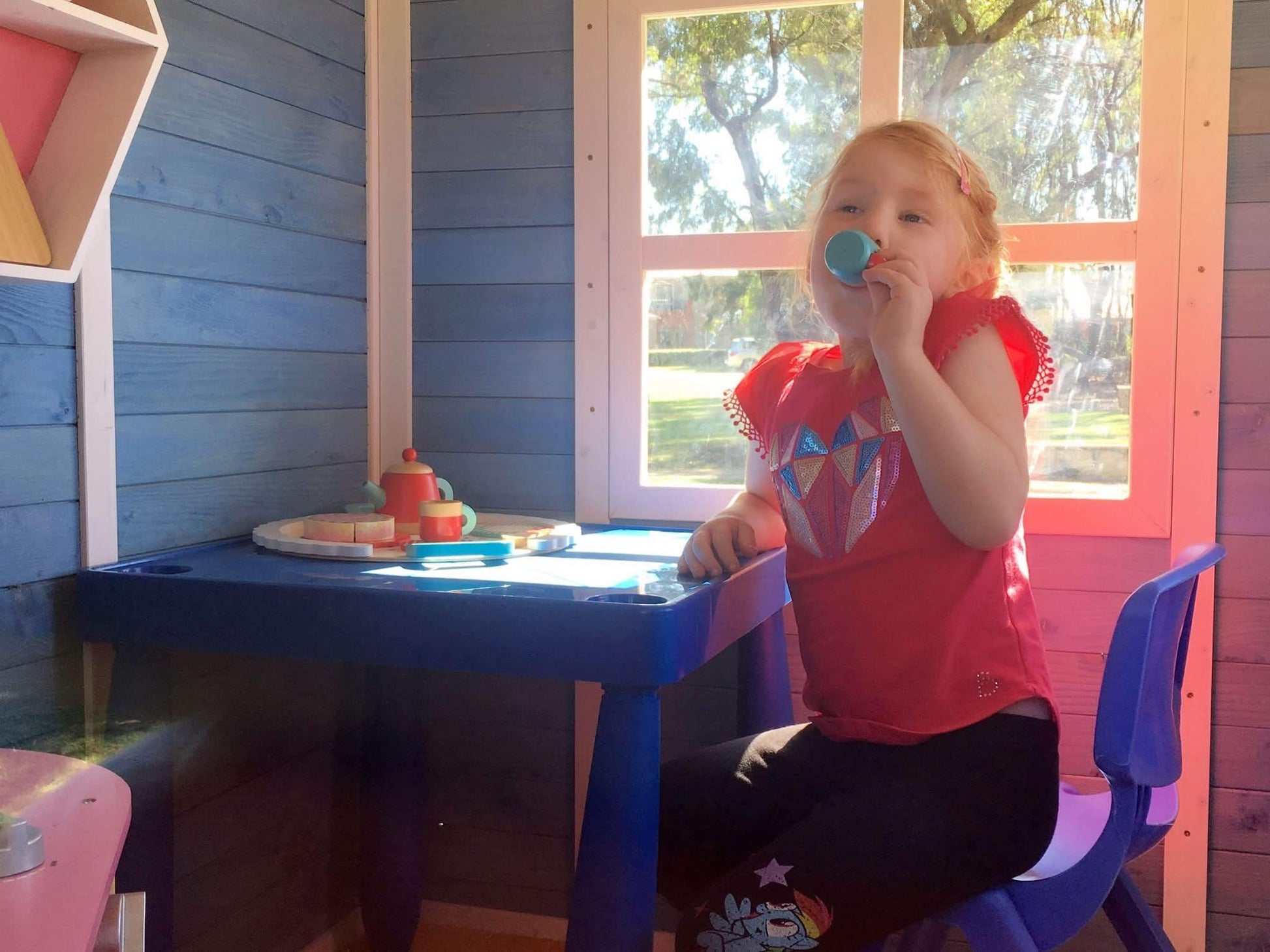 Kids table  and Chairs