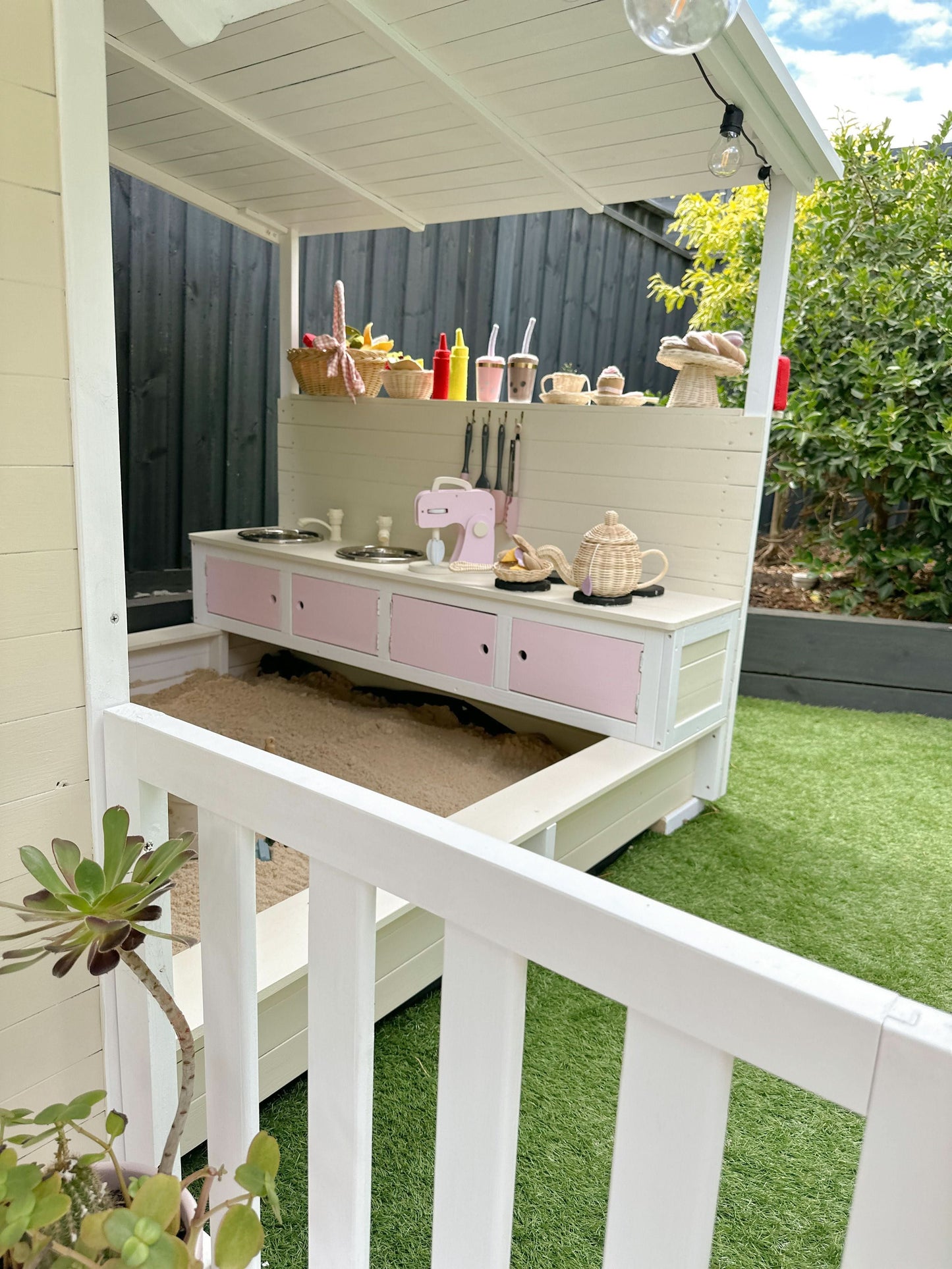 Lovely Shack With Mud Kitchen